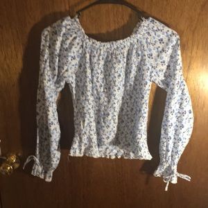 Girl’s blouse by kru.